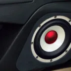 Araç kapısnda Bewith Confidence mid-woofer görseli