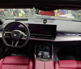 bmw 520i g60 ses sistemi iç mekan