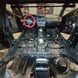 Audi 2010 Quatro fabrika ses yaıtım seviyesi taban