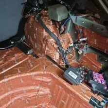 Audi 2010 Quatro ses yalıtım sonrası sağ davlumbaz