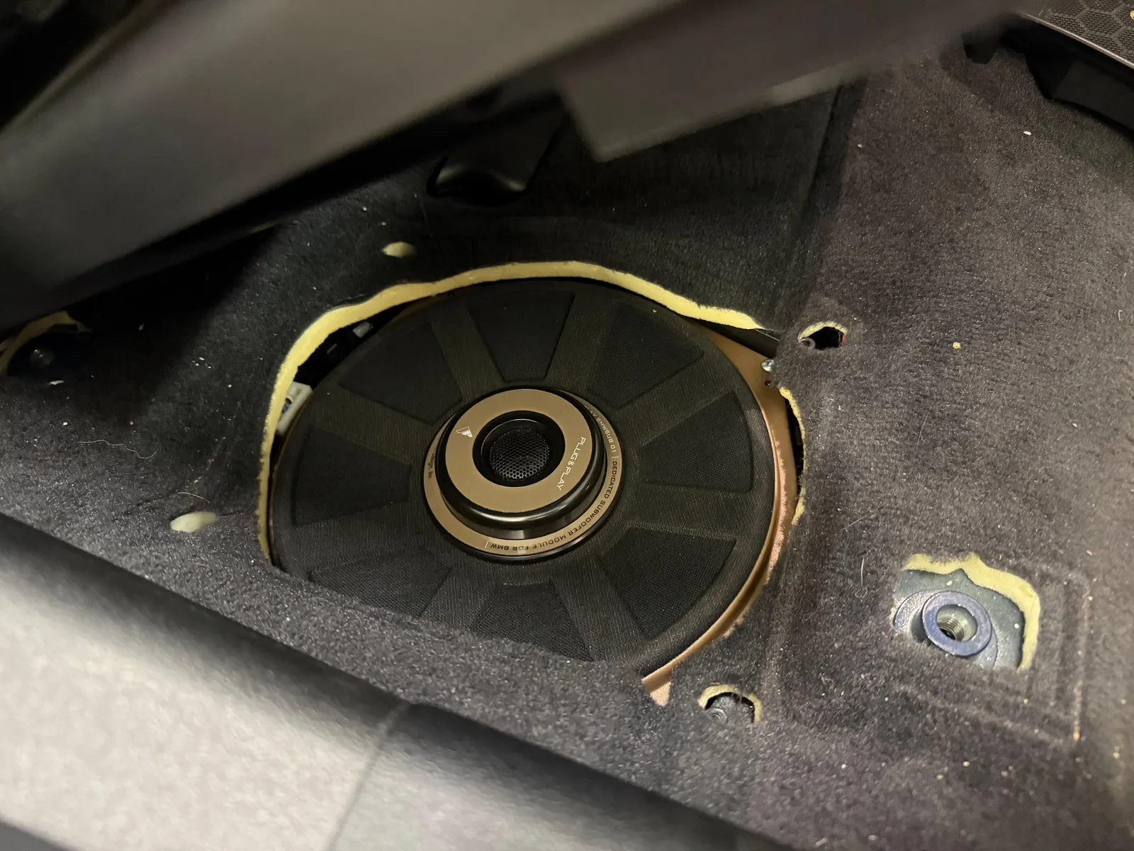 BMW 320 (G21) Hi-Fi Ses Sistemi – Bmw g21 bewith subwoofer