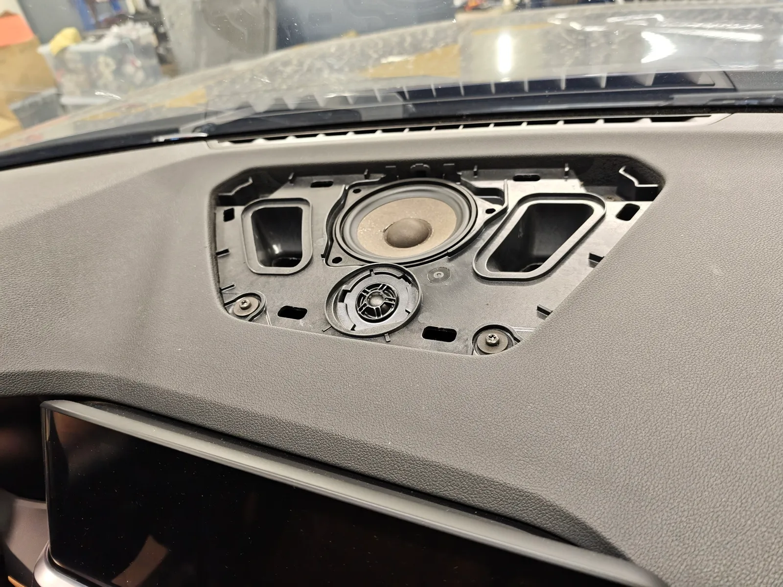 BMW 320 (G21) Hi-Fi Ses Sistemi – Bmw g21 oem center speaker