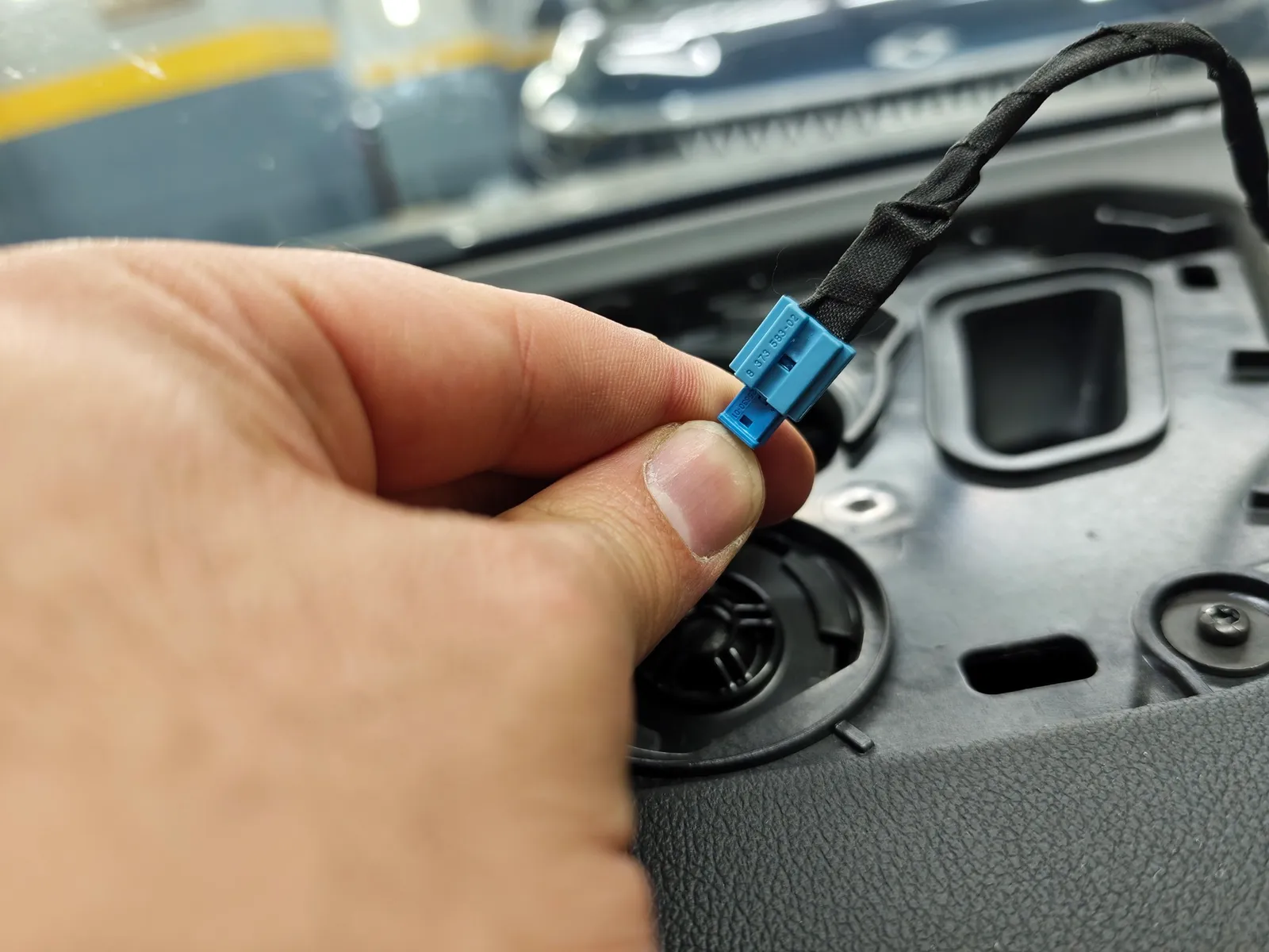 BMW 320 (G21) Hi-Fi Ses Sistemi – Bmw speaker plug